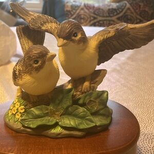 SPARROW MUSIC BOX figurine statue sculpture gift vintage bird decor